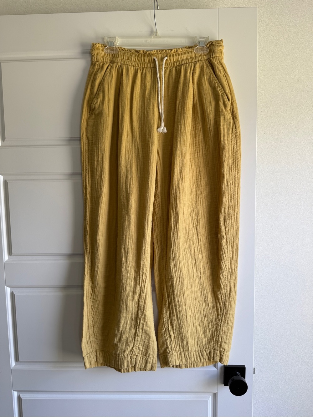 Old Navy High-Waisted Crinkle Gauze Barrel Ankle Pants